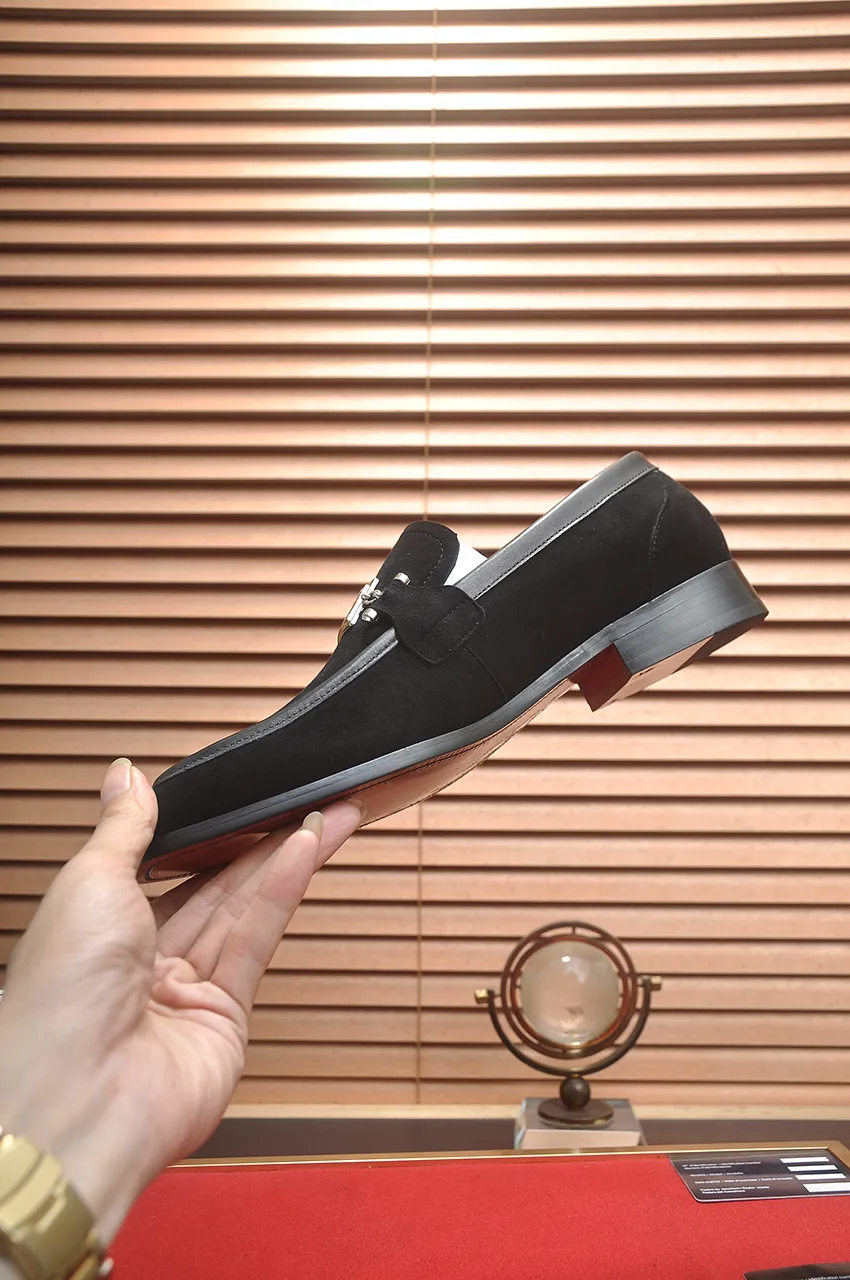 Men's men's shoes 💰500💶🌲 DG top 🔍🔍Men's new leather shoes 🚹 are on sale at the same time at the counter ⚠The uppers are imported cowhide from Italy, the entire imported cowhide lining, imported accessories 💪💪, completely 1⃣️ vs 1⃣️ replica 🇮 🇹💪💪, ⚠Sole: The original sole is specially provided by the original factory, the exclusive movable molded sole is super comfortable, ⚠The original factory follows the order, 🔍🔍high quality, you can enter and exit the counter at will, welcome to compare ⚠Size: 38-44 (45 customized)